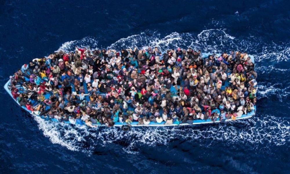 Ιταλία: 440 μετανάστες αποβιβάστηκαν στο λιμάνι της Σικελίας